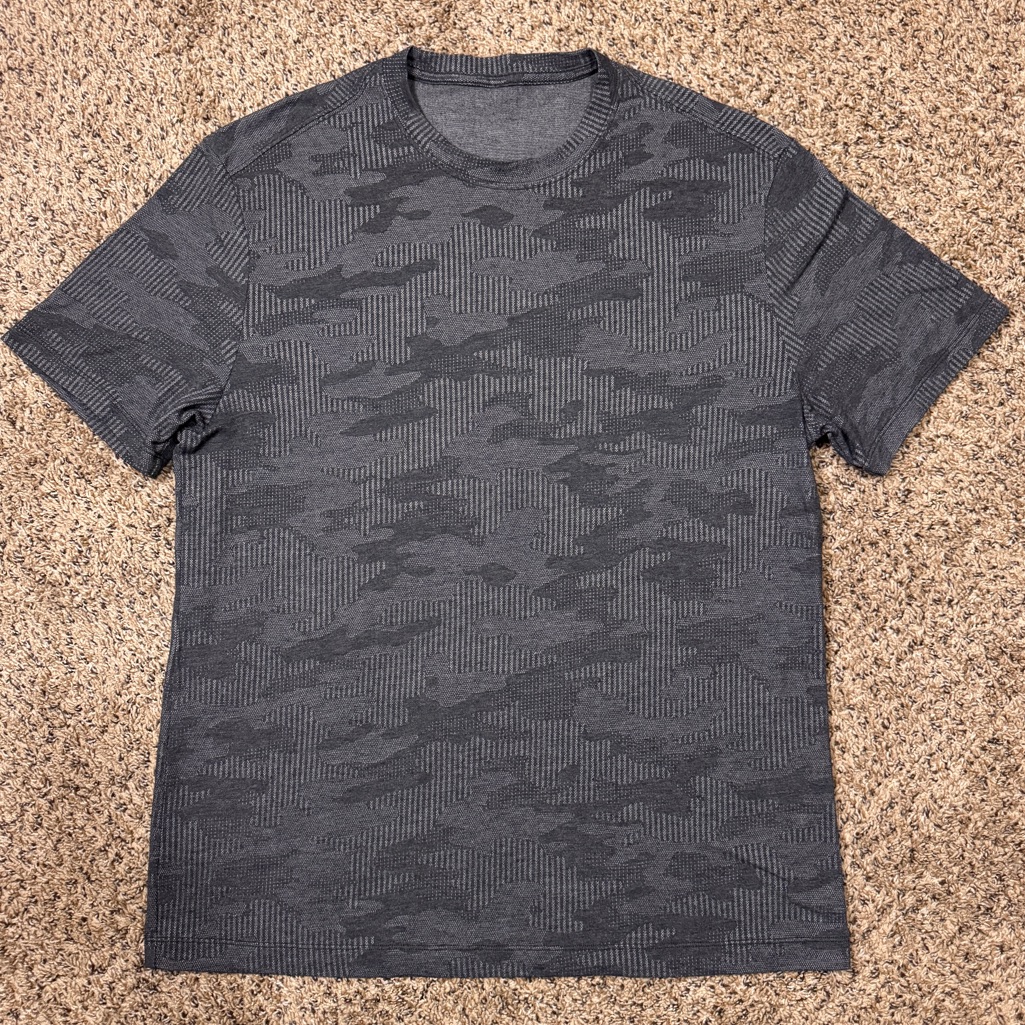 Lululemon Vent Tech Gray Camo Short Sleeve Mens T-Shirt